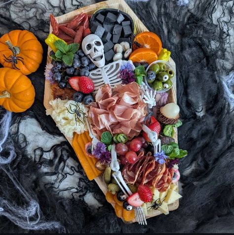 serving up snacks with a side of spooky vibes. this coffin-shaped charcuterie board decorated by @labellegraze is to die for!🖤🖤 #charcuterie #charcuterieboard #spooky #coffin #yummy #scary #cheese #mealprep #charcuteria #foodphotography #charcuterieboards Halloween Coffin Charcuterie Board, Spook Cuterie, Creepy Charcuterie Board, Coffin Charcuterie, Coffin Charcuterie Board, Summerween Charcuterie Board, 45th Birthday, Spooky Vibes, Charcuterie Board