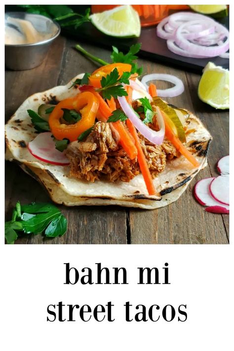 Taco Side Dishes, Chili Pepper Recipes, Bahn Mi, Pork Adobo, Pulled Pork Leftovers, Pulled Pork Tacos, Best Fast Food, Smoked Pulled Pork, Slow Cooker Pulled Pork