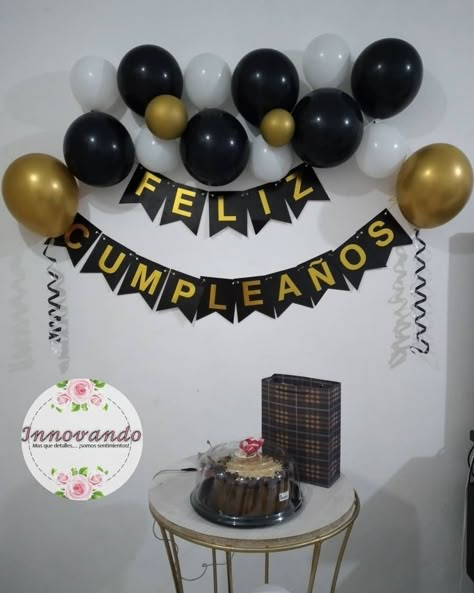 Birthday Decoration Items List, Balloon Simple Decorations, Simple Birthday Decorations For Men, Ideas Cumpleaños Hombre, Birthday Decorations At Home, Birthday Decorations For Men, Gold Birthday Cake, Happy Birthday Decor, Baby Christmas Photos