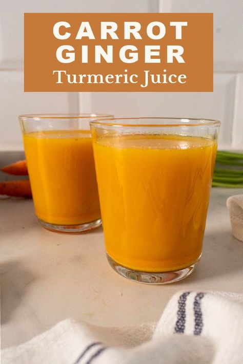 If you're looking for an easy way to get your daily dose of vitamins, look no further than this delicious carrot ginger turmeric juice recipe. This drink is packed full of nutrients and antioxidants, which will help keep your immune system strong all winter long. Don't miss out on the health benefits of this amazing juice! Ginger Apple Juice, Ginger Juice Recipe, Post Workout Smoothie Recipes, Carrot Ginger Juice, Low Calorie Vegetables, Turmeric Juice, Fruit Juice Recipes, Detox Juice Recipes, Blueberry Juice