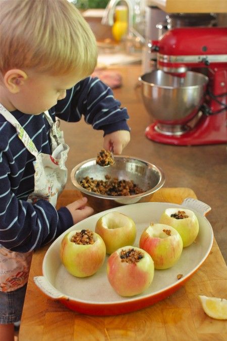 Yum. Maple Pecan Baked Apples. Think the kids would LOVE this. Cooking Spinach, Lemon Bar, Maple Pecan, Baking With Kids, Cereal Recipes, Kids Recipes, Baked Apples, Cooking With Kids, Pound Cake