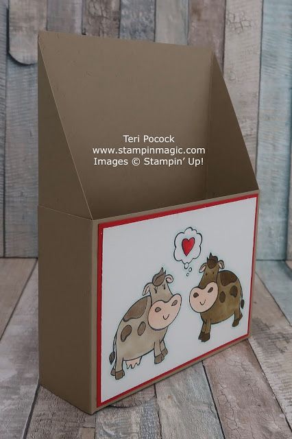 Greeting Card Holder Diy, Card Box Holder Diy, Best Card Ideas, Cardboard Box Ideas, Treat Boxes Diy, Organiser Ideas, Cow Cards, Greeting Card Holder, Craft Fair Projects