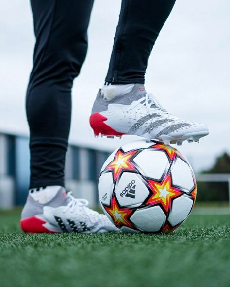 Best Soccer Cleats, Best Soccer Shoes, Soccer Photography, Football Photography, Football Accessories, Soccer Cleats Adidas, Soccer Boots, Football Is Life, Soccer Guys