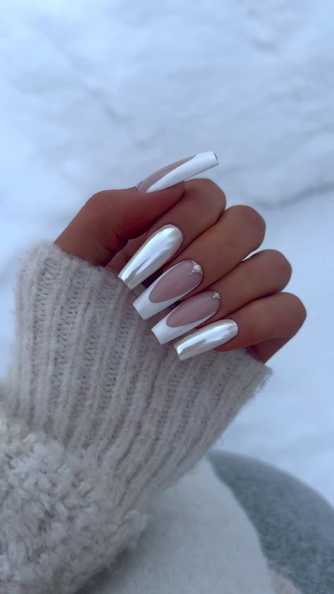 Silky look 🩶🤍🩶🤍 ————————————————————————— Products used: • Color Gel ”Premium White” • Cover Gel Ivory Glow • Polarlight Pigment ”Angel… | Instagram White French Nails With Chrome, Chrome And White Nails, White Chrome French Tip Nails, French Nails With Chrome, Chrome Nails White, White Square Nails, Chrome Coffin, Chrome French Nails, Chrome French