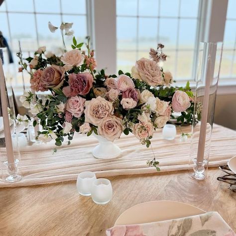 Twisted Willow Flowers on Instagram: "So much pretty today for Jill and Andrew!" Mauve Centerpieces, Mauve Wedding, Wedding Floral Centerpieces, Pink Table, Wedding Flower Inspiration, Flower Centerpieces Wedding, Wedding Color Palette, Wedding Mood Board, Sweetheart Table