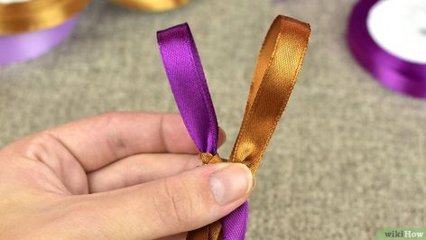 Ribbon Leis Diy Tutorials Easy, Easy Ribbon Leis For Graduation, Ribbon Lays For Graduation, Graduation Ribbon Leis How To Make, Graduation Leis Diy Ribbons How To Make, How To Make Graduation Leis Tutorials, Easy Leis For Graduation, How To Make Graduation Leis, Grad Leis Diy