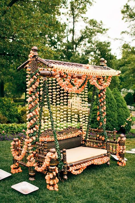 bride and groom seating at an outdoor reception    photo by Chicago based wedding photographers Harrison Studio Mandap Design, Wedding Ceremony Seating, Mandap Decor, Desi Wedding Decor, Marriage Decoration, Mehndi Decor, Beautiful Wedding Decorations, Wedding Mandap, Summer Wedding Outdoor