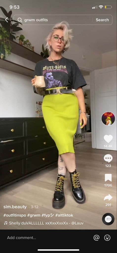 Alternative Easter Outfit, Edgy Outfits With Color, Edgy Outfits Colorful, Bright Edgy Outfits, Edgy Colorful Outfits, Purple Skirt Outfit Winter, Edgy Spring Fashion, Colorful Edgy Outfits, Alt Work Outfits