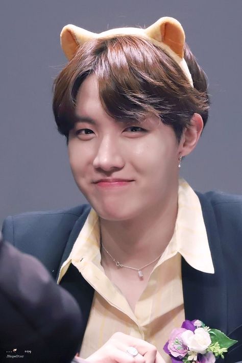 Jhope Cute Smile, J-hope Cute Smile, Bts J-hope Cute, Bts Fansign, J Hope Smile, Hope Wallpaper, Jhope Bts, Jhope Cute, Bts Jhope