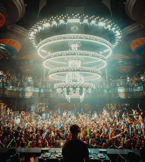 Calvin Harris on Instagram: “Las Vegas Omnia tonight” Omnia Nightclub, Locals Only, Club Scene, Vegas Party, Caesars Palace, Bottle Service, Calvin Harris, Travel Spots, The Club