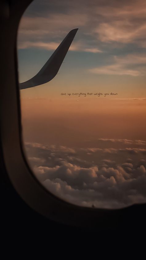 Plane Asthetic Picture, Flight Asthetic Picture, Plane Quotes, Plane Wallpaper, Fly Plane, Ww2 Planes, Aesthetic Vibes, Trik Fotografi, Sky Aesthetic