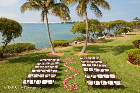 Hawks Cay Resort Wedding, Tropical Ceremony, Hawks Cay Resort, Florida Keys Resorts, Wedding Venues Florida, Florida Keys Wedding Venues, Open Air Wedding, Lawn Wedding, Palm Tree Pictures