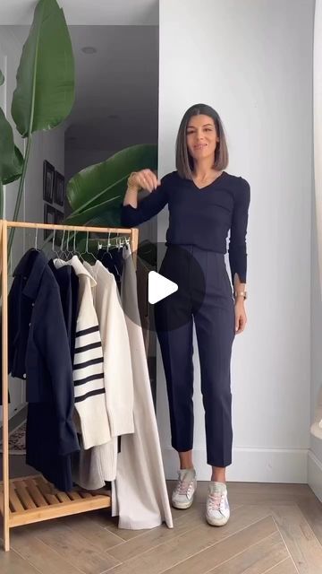 45K views · 1.7K likes | Streetstyle Daily on Instagram: "Ten pieces, endless outfits 🖤 any favorite? @elena_lbenito" Outfit Ideas For Short Women, Clean Style Fashion, Classy Dressing, Simple Chic Style, Daily Outfit Ideas, Minimal Classic Style, Outfit Casual Chic, Stylish Outfits Casual, Winter Mode Outfits