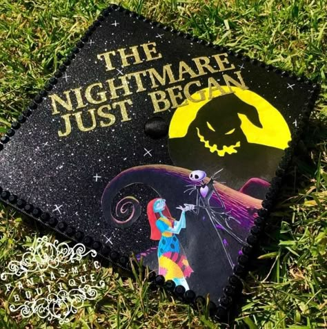 Nightmare Before Christmas Grad Cap, Disney Grad Caps, Graduation Hat Designs, Disney Graduation Cap, Funny Graduation Caps, Creative Graduation Caps, Graduation Cap Ideas, Disney Graduation, College Grad Cap Ideas