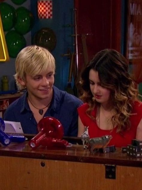 The Way He Looks At Her, Raini Rodriguez, Laura Marano, The Way He Looks, Hunter Hayes, Austin Mahone, Austin And Ally, Disney Shows, R5