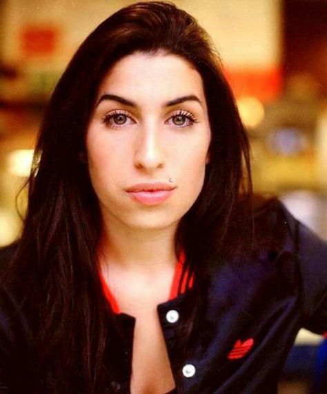 Amy Winehouse stripped/healthy. RIP. Amy Winehouse Frank, Amy Winehouse Style, Amy W, Amazing Amy, Facial Piercings, I Miss Her, Jordan Sneakers, Anne Frank, Amy Winehouse