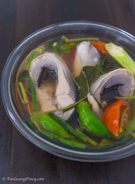 Sinigang Na Bangus Recipe, Fish Sinigang Recipe, Fish Recipe Filipino, Beef Shank Soup, Filipino Soup Recipes, Bangus Recipe, Beef Food Recipes, Filipino Soup, Sinigang Recipe