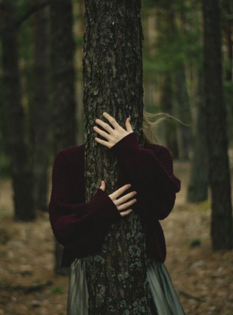 Spooky Forest Photoshoot, Forest Photography Model, Forest Witch Photoshoot, Faceless Photography Ideas, Nomadic Aesthetic, Witch In Forest, Forest Witch Aesthetic, Witch Spring, Spring Witch