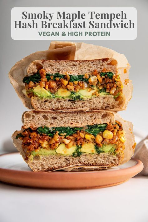 High protein breakfast sandwiches loaded with a smoky maple tempeh hash. Prep ahead for an easy grab and go meal to start your day. 30 Minute Meals Easy, Vegan Breakfasts, Quick And Easy Soup, Healthy Vegan Breakfast, Breakfast Hash, High Protein Vegan, Breakfast Sandwiches, High Protein Breakfast, Vegan Sandwich