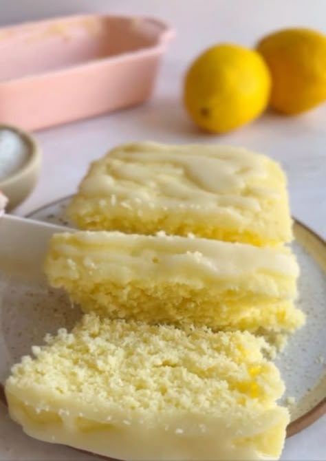 Lemon And Coconut Cake, Light Desserts, Fall Dessert Recipes, Easy Family Dinners, Easy Treats, Coconut Cake, Fall Baking, Quick Snacks, Fall Desserts