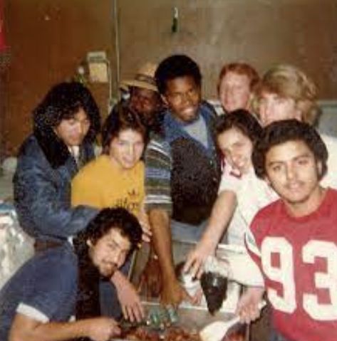 real 80s photo Real 80s Photos, 80s Highschool, Oc Fashion, 80s Photos, Good Times, Che Guevara, High School, Historical Figures