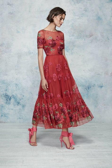 Summer Dresses For Wedding Guest, Summer Wedding Outfit Guest, Mob Dresses, Dresses To Wear, Wedding Guest Outfit Summer, Groom Dress, Dresses To Wear To A Wedding, Marchesa, Lovely Dresses