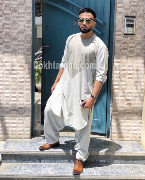 Afghani Kurta For Men, Afghanistan Clothes, Pajama Men, Eid Ideas, Man Dress Design, Danish Image, Wedding Kurta, Wedding Kurta For Men, Kurta Pajama Men