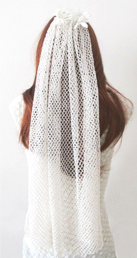 This elbow-length crochet bridal veil is sold on Etsy by gebridal. Crochet Wedding Veil Free Pattern, Crochet Wedding Veil Pattern, Crochet Veil Pattern Free, Crochet Wedding Veil, Free Wedding Dress Patterns, Crochet Veil, Crochet Wedding Gift, Wedding Crochet Patterns, Crochet Wedding Dress Pattern