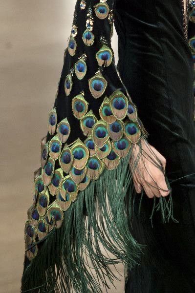 Yanina Couture, Peacock Dress, 파티 드레스, Sleeves Designs For Dresses, Couture Mode, Designs For Dresses, Peacock Feathers, Peacock Feather, Fantasy Fashion