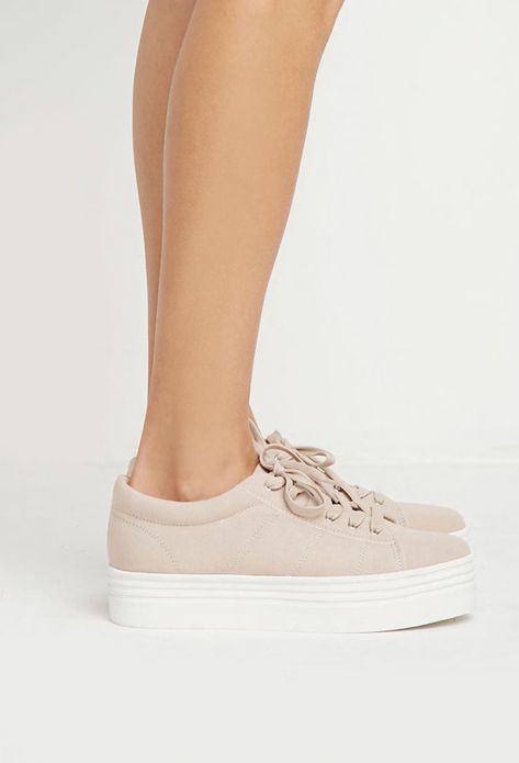 platform canvas sneakers Chilling Vibes, Platform Outfit, Papaya Tree, Flatform Sneakers, Platform Sneaker, Trendy Sneakers, Best Sneakers, Sneakers Outfit, Girls Sneakers