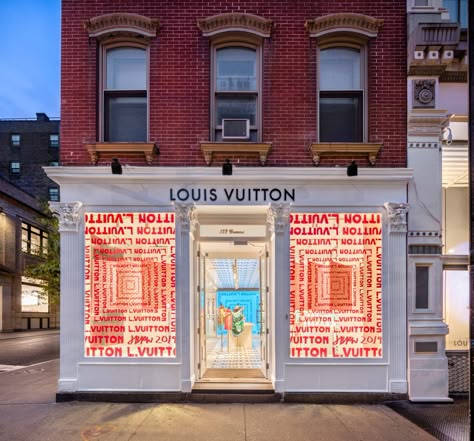 Louis Vuitton Finds Another Art MVP, Unveiling a Jaw-Dropping Pop-Up Shop and New Collaboration | PaperCity Magazine Jonas Wood, Storefront Design, Louis Vuitton Store, Window Display Design, Window Graphics, Retail Windows, Louis Vuitton Shop, Store Windows, V Magazine