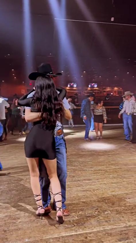 Baile Jaripeo Aesthetic, Baile Aesthetic Mexican, Bailar Aesthetic, Baile Aesthetic, Dancing Bachata, Fitness Vision Board, Future Wallpaper, Cute Couple Outfits, Western Aesthetic