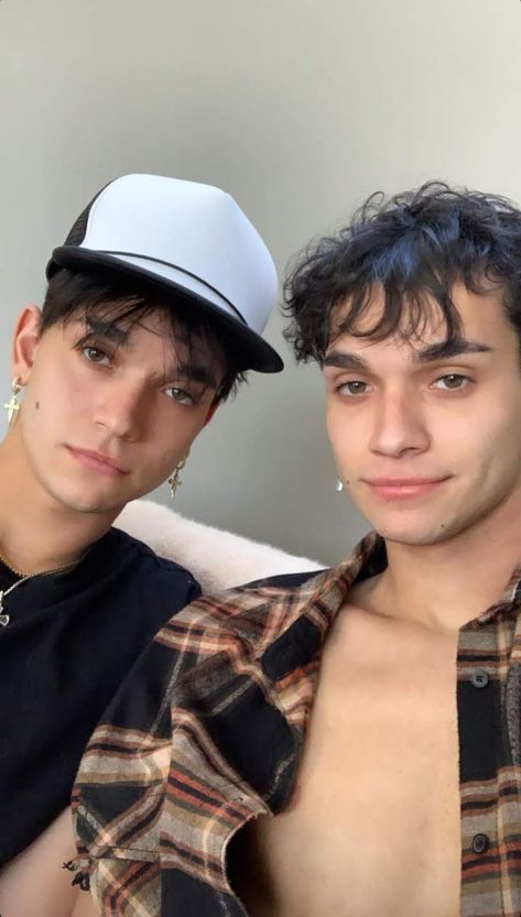 Lucas And Marcus, The Dobre Twins, Marcus And Lucas, Lucas Dobre, Marcus Dobre, Charli Damelio Photos, Big Crush, Boyfriend Pictures, Twins