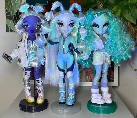 Rainbow High Collection, Rainbow High Restyle, Clay Snakes, It’s A Small World, Dolly Doll, Fairytale Aesthetic, Dolls Fashion, Doll Display, My Idea