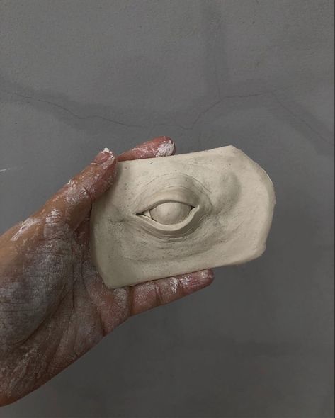 Clay Gcse Art, Clay Nose Sculpture, Eye Ceramic Sculpture, Gcse Clay Project, Sculpting Eyes In Clay, Clay Sculpture Simple, Eye Sculpture Clay, Ceramic Eyes Sculpture, Clay Eyes Tutorials