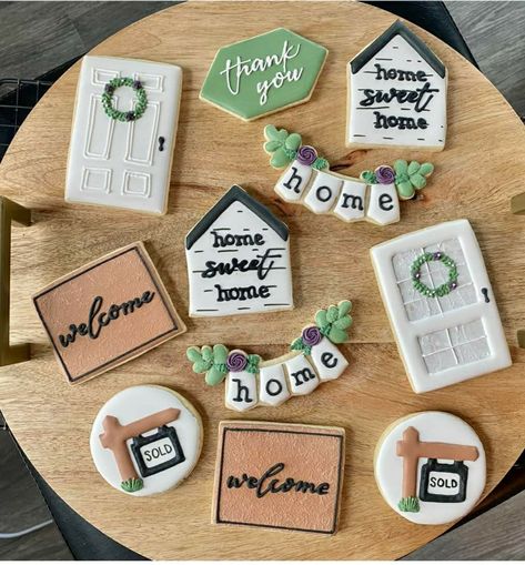 Kids Graduation Party Ideas, New Home Cookies, House Cookies, Cookie Shop, Cutout Cookies, Kids Graduation, Christmas Snacks, Cookie Ideas, Cut Out Cookies