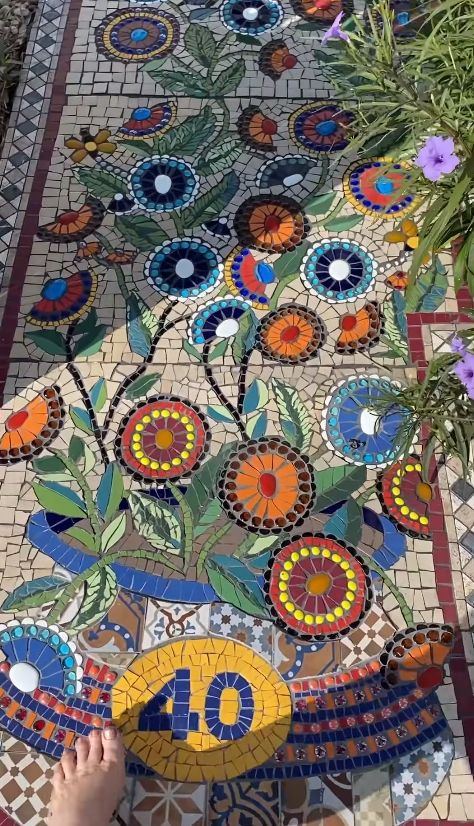 Mosaic Art Mural, Mosaic Porch Floor, Mexican Mosaic Art, Mosiac Tile Pattern, Mosaic Garden Path, Mosaic Entryway, Spanish Mosaic, Mexican Mosaic, Mosaic Patio