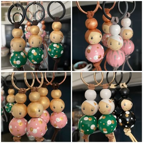 Tassen Hanger, Swiftie Bracelets, Wood Beads Diy, Micro Mosaic Jewelry, Wood Peg Dolls, Bendy Doll, Micro Mosaic, Button Crafts, Peg Dolls