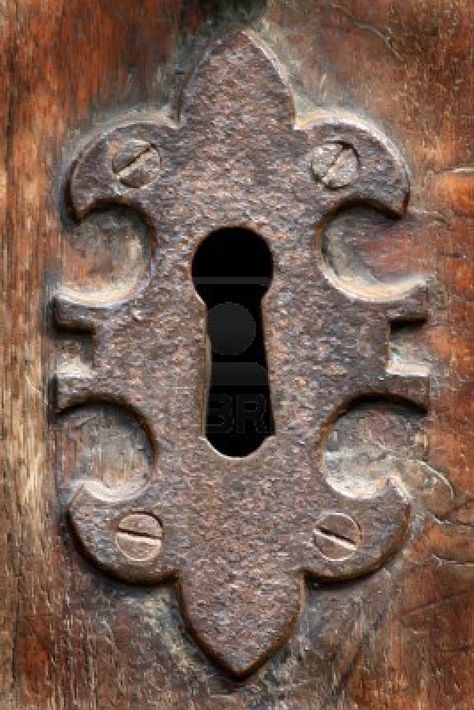 Old Fashioned Keyhole. Old Fashioned Key, Antique Shelves, Clock Painting, Rustic Hardware, Old Key, Old Keys, Iron Hardware, Antique Keys, Antique Images