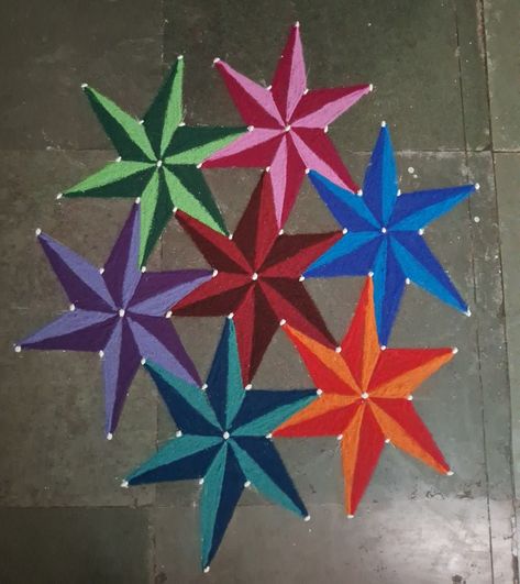 Simple rangolis # 3DI Kolam # மார்கழி கோலங்கள் 3d Kolam, 3d Rangoli, Pulli Kolam, Crayon Drawings, Rangoli Designs With Dots, Geometric Drawing, Beautiful Rangoli, Beautiful Rangoli Designs, Barn Quilts