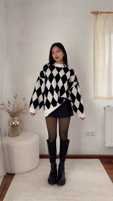 thanya on Instagram: "YES or NO? 🍂☁️🧦" Dark Style Outfits, Formal Outfit For Teens, Tall Women Outfits, Teens Outfits, Classic Outfits For Women, Outfit Verano, Outfit Elegantes, Summer Outfits For Teens, Fleece Tights