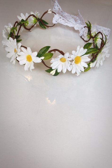 daisy flower crown, flower crown, handmade flower crown, flower mother daughter crown, bridal crown, country wedding crown, spring flower It is all handmade. * All flower patterns are handmade to order and carefully worked with the same elements. Since every piece of flower is handmade, no two are exactly 100% identical and they can be arranged a little differently. This is what makes each beautiful piece special and unique. Beautiful Crowns, Daisy Flower Crown, Daisy Crown, Handmade Flower Crown, Handmade Crown, Crown Handmade, Dr Closet, Crown Flower, Crown Bridal