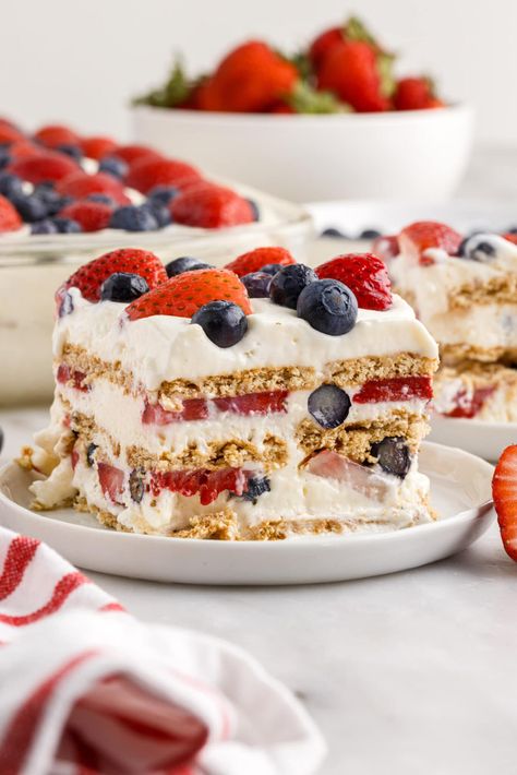 Berry Icebox Cake, Cream Cheese Pudding, Strawberry Icebox Cake, Cheese Pudding, Strawberries And Blueberries, Patriotic Desserts, Blue Desserts, Blueberry Desserts, Summer Baking