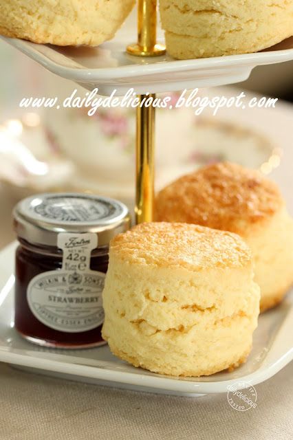 Tea Scones Recipe, Fruit Scones Recipe, Tea Scones, Best Scone Recipe, Baking Scones, Scones Recipe Easy, Homemade Scones, Scones Easy, Afternoon Tea Recipes