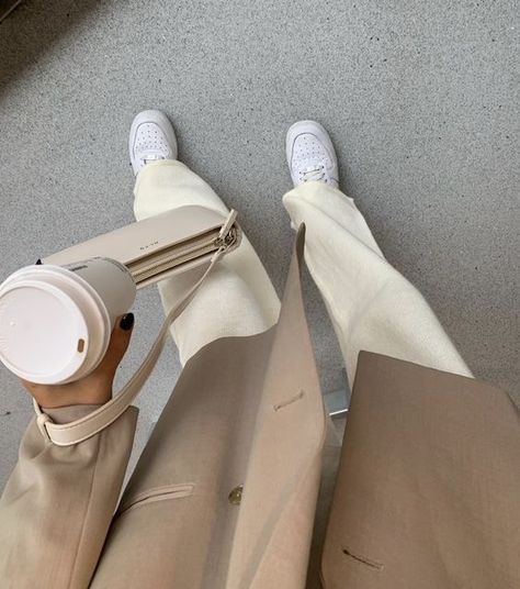 Story Post, Cream Aesthetic, Beige Outfit, Classy Aesthetic, Vsco Filter, Beige Aesthetic, Light Academia, Brown Aesthetic, Mode Inspo