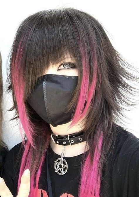 Japanese Punk Hairstyle, Visual Kei Hair Short, Visual Kei Hairstyles Short, Scene Hair Color Ideas, Emo Hair Dye Ideas, Visual Kei Haircut, Scenecore Hair, Vkei Hairstyles, Emo Hairstyles For Women