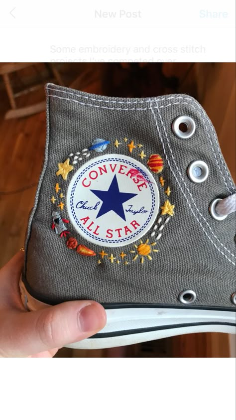 Converse Embroidery Ideas Black, Easy Converse Embroidery, Converse Embroidery Diy Easy, Embroidery Designs On Shoes, Embroider On Converse, Embroidering Converse, Embroidered Converse Diy, Simple Converse Embroidery, How To Embroider Converse