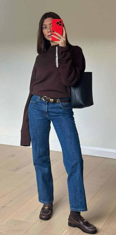 Jean Levis, Work Aesthetic, Boring Clothes, Brown Sweater, 2024 Fashion, Fashion Board, Levis Jeans, Winter 2024, Casual Style Outfits