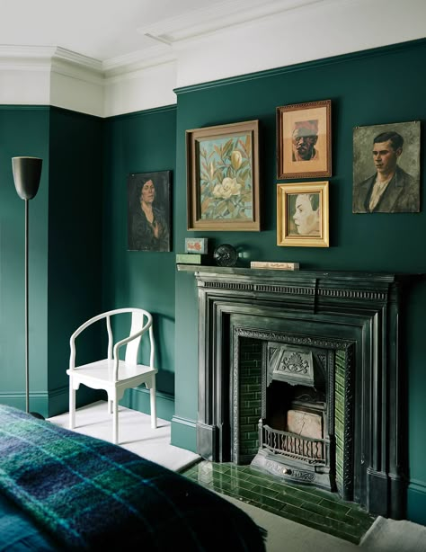 [link url="http://www.vicalvi.eu/"]Vicalvi[/link]'s dark green 'Pine' shade compliments a group of artworks. Dark Green Living Room, Green Accent Walls, Dark Green Walls, Victorian Living Room, Accent Wall Colors, Green Walls, London House, Dark Interiors, Living Room Green