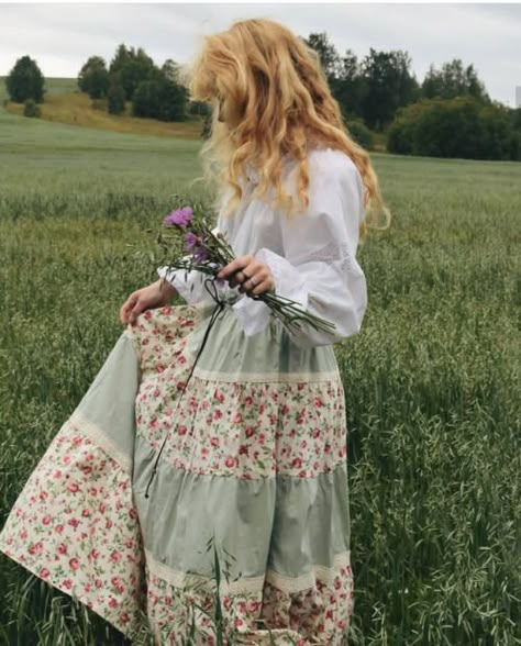 Spring Cottagecore, Skirt Styling, Cute Profile, Cottagecore Outfits, Fotografi Vintage, Cottagecore Fashion, Patchwork Skirt, Mori Girl, Starling